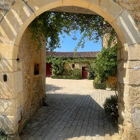 D'amis De Belbouys בית נופש *